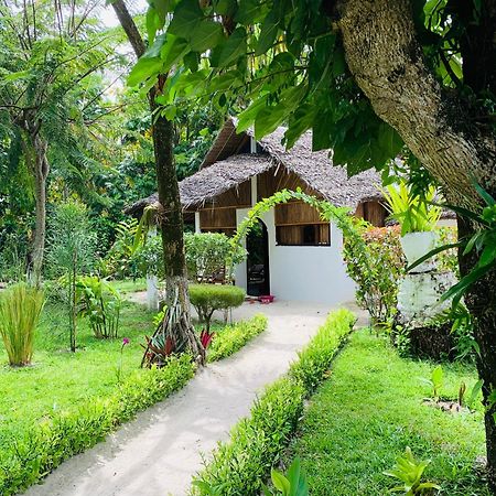 Analatsara Eco Lodge Ile aux Nattes Екстериор снимка